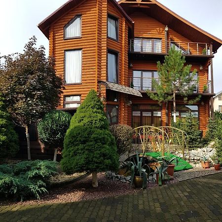 Luxury Apartments With Pool And Sauna In The Villa 切尔诺夫策 外观 照片
