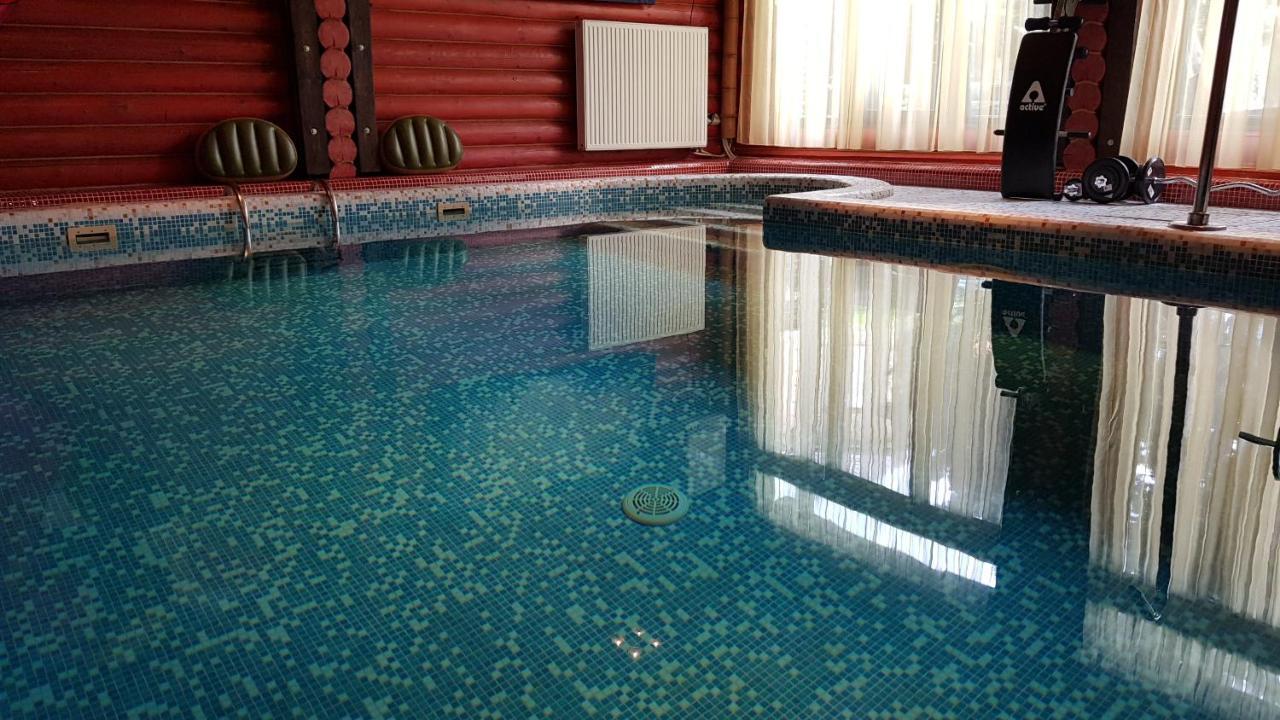 Luxury Apartments With Pool And Sauna In The Villa 切尔诺夫策 外观 照片