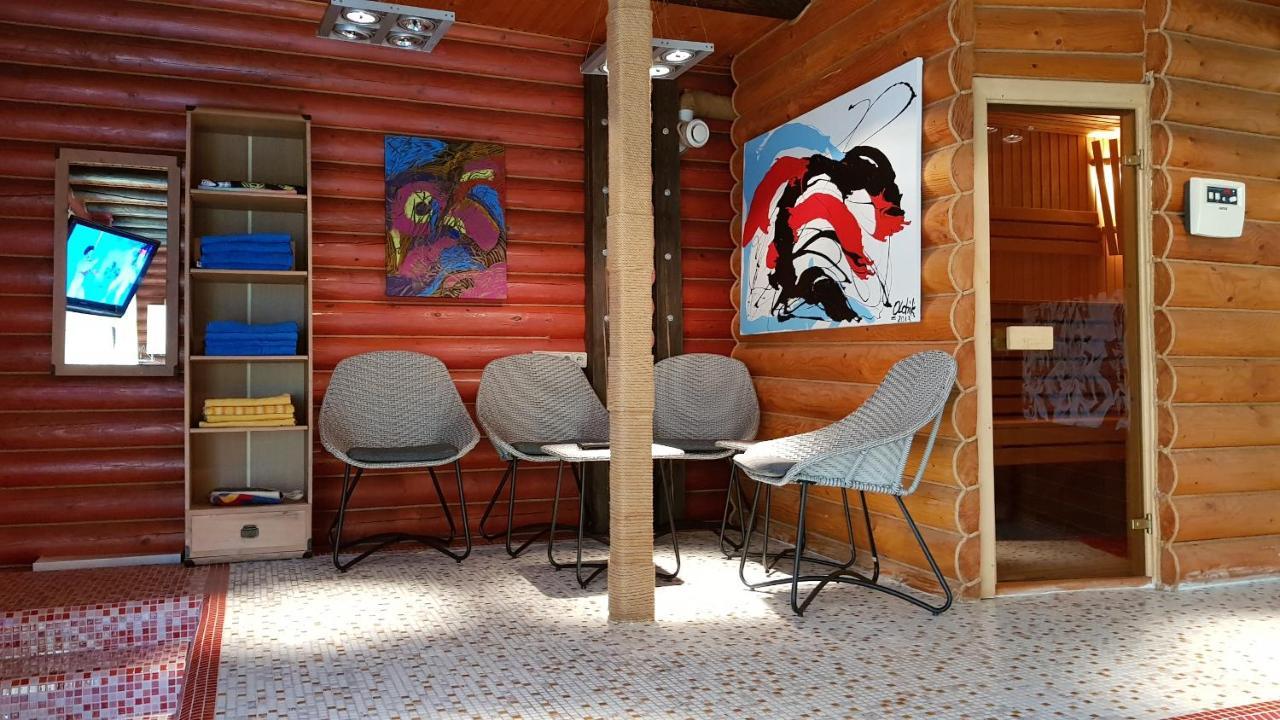 Luxury Apartments With Pool And Sauna In The Villa 切尔诺夫策 外观 照片