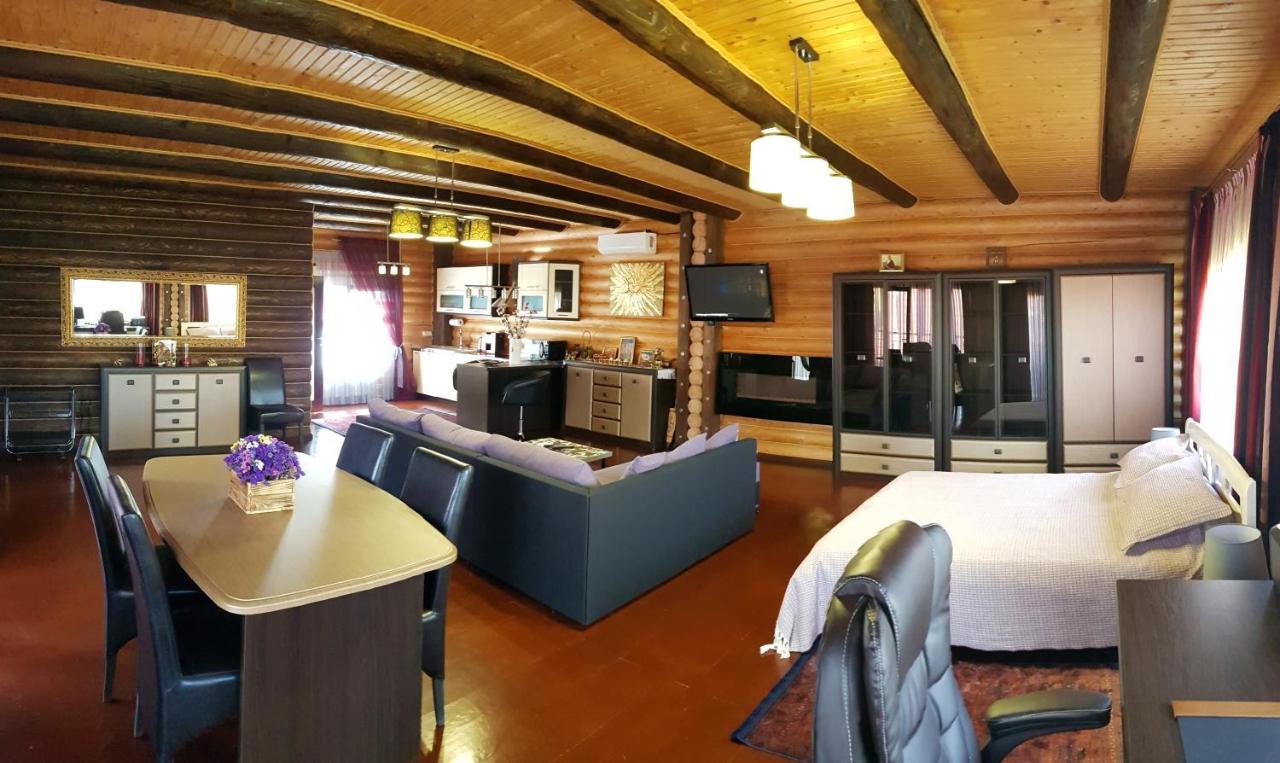 Luxury Apartments With Pool And Sauna In The Villa 切尔诺夫策 外观 照片